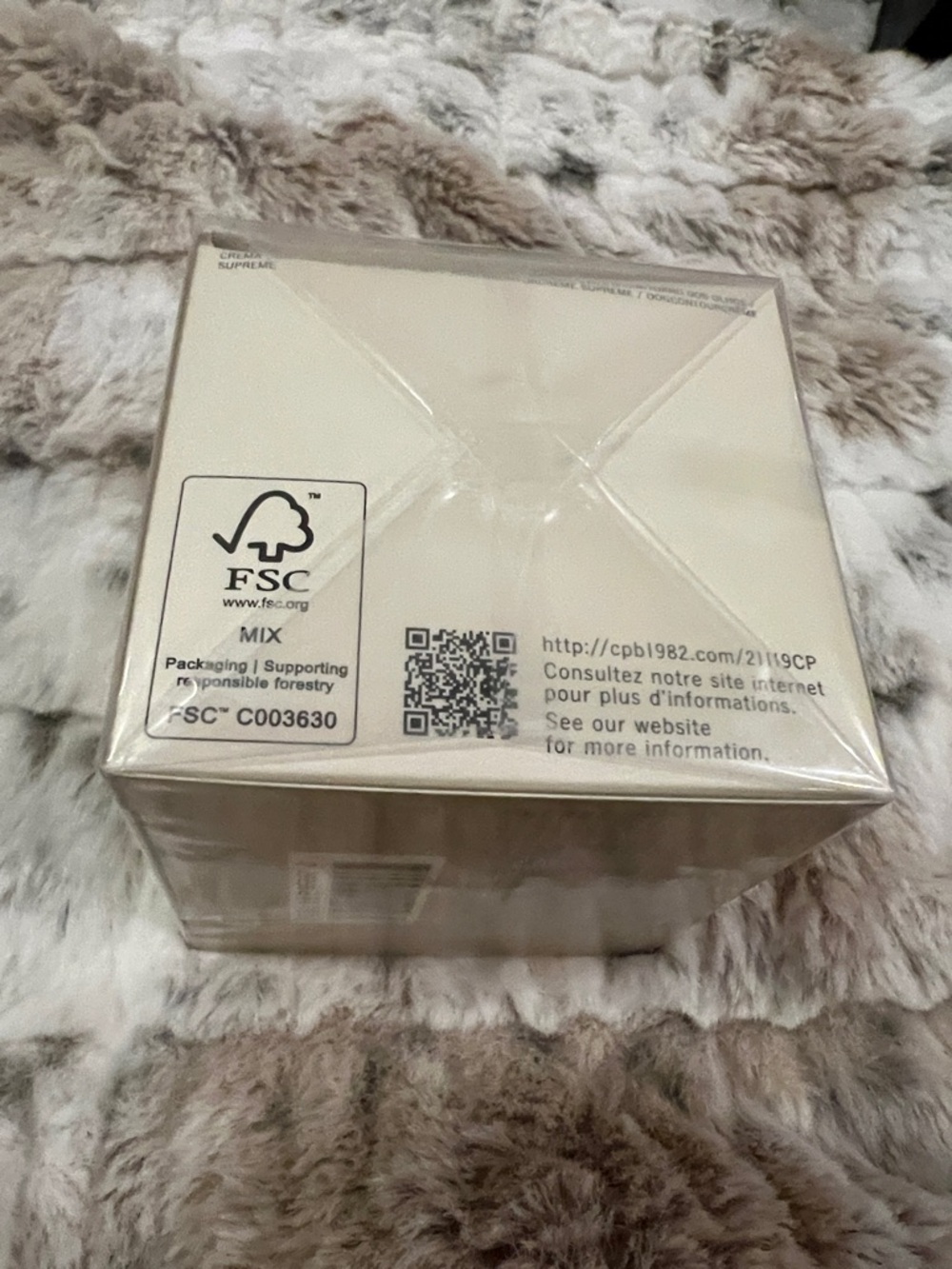 clé de peau Beauté Gold Eye Contour Cream Supreme - Picture 4 of 5